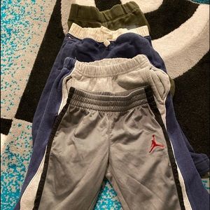 4 pairs of boys pants size 2T